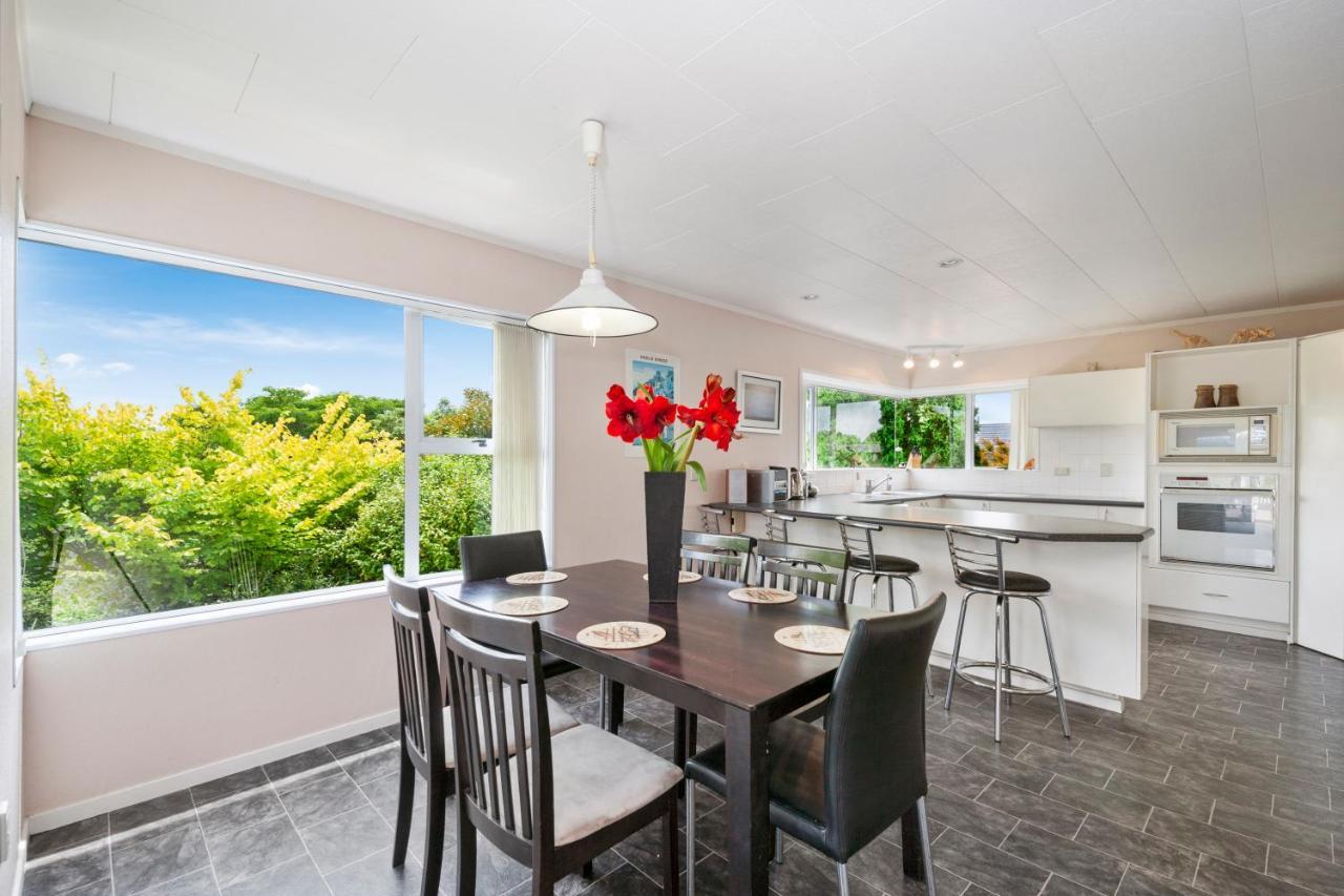 The White House - Taupo Holiday Home Exterior photo